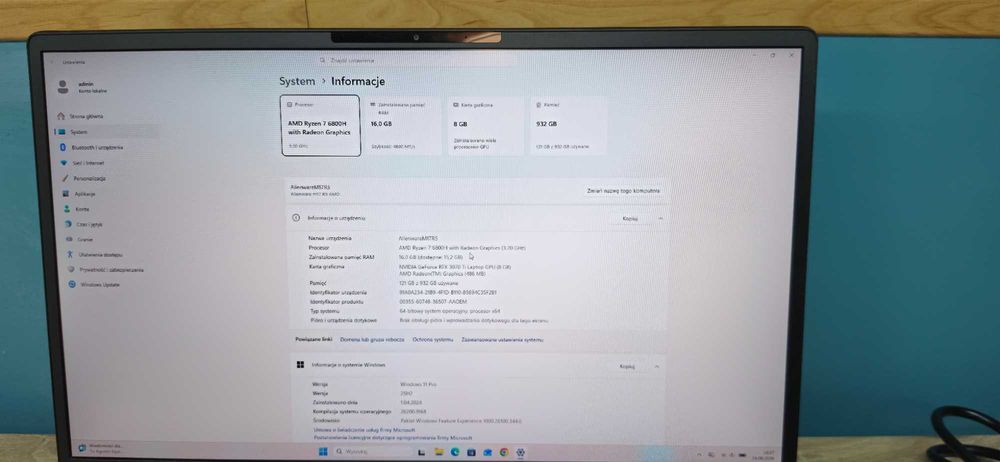 Dell Alienware M17 R5 17", Ryzen 7 6800H, RTX 3070Ti 8GB, 16GB Ram, 1TB dysk