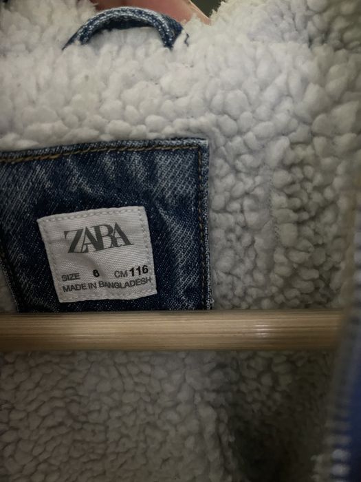 Джинсова осіння куртка Zara з утеплювачем 116 розмір