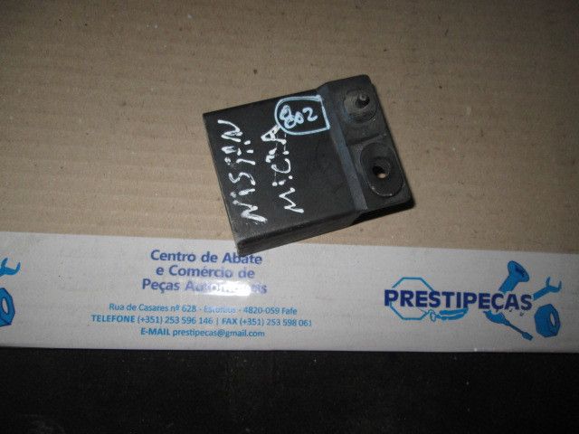 Botão / interruptor electromecânico / relé NISSAN Micra II (K11)