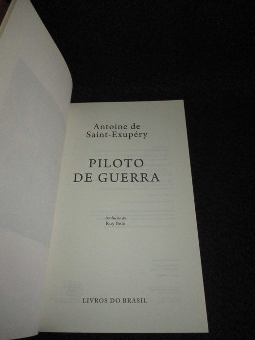 Livro Piloto de Guerra Antoine de Saint-Exupéry Livros do Brasil