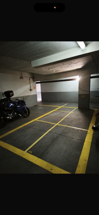 Alugo parqueamento para motas