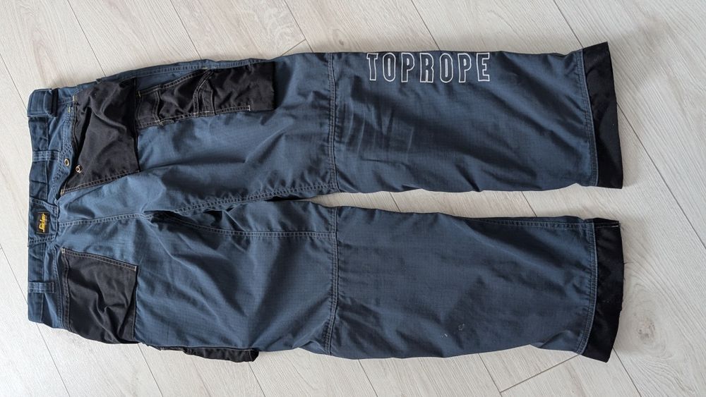 Робочі штани від шведського бренду Snickers Workwear.