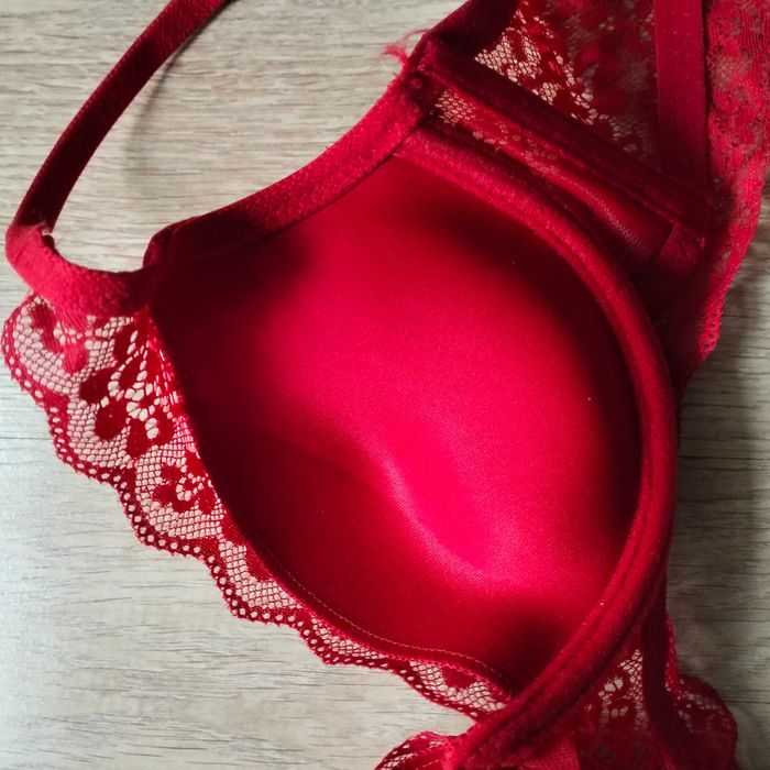 Usztywniany biustonosz Tezenis 75B duży push-up