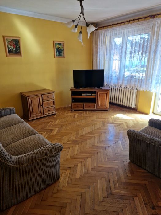 Dom 7 pokoi, piwnica, garaż w oddzielnym budynku