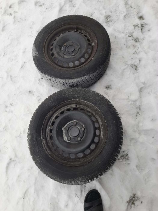 Sprzedam 2 koła zimowe od passat b5 195/65 r15  et45 cena za 2sz