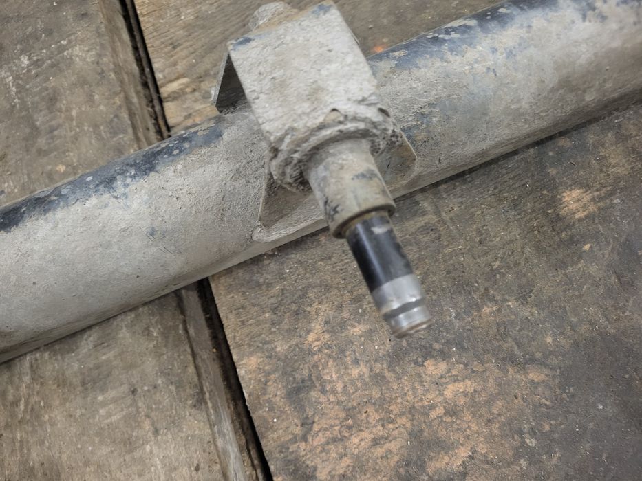 Задня балка Нісан Альмера N15