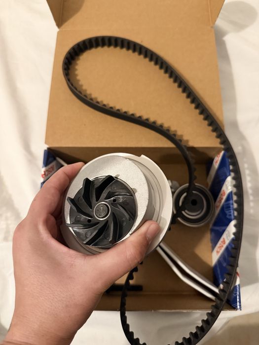 Bomba de água+kit de distribuição Bosch