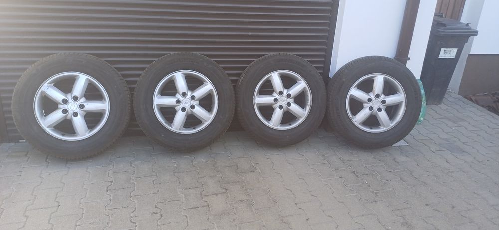 Opony 235/65R17  4szt
