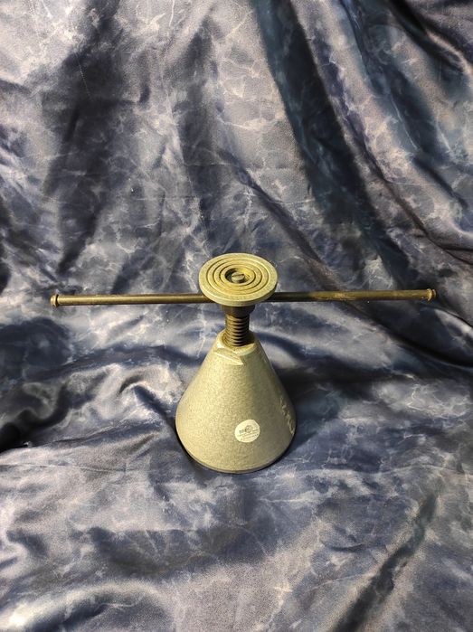 Sprzedam kolekcjonerskie podnośnik laboratoryjny