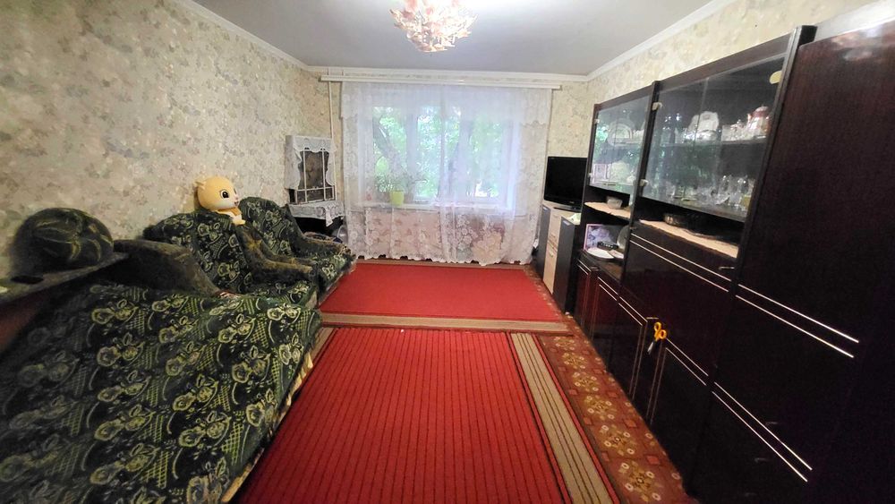 Продаж 2-х к.кв. вул. Сеченова буд. 48/64 заводський район 1/5 поверх високий.