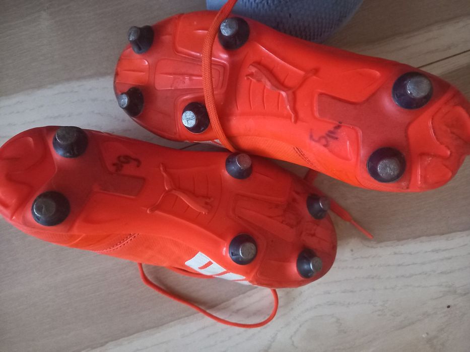 Buty korki "puma" 33