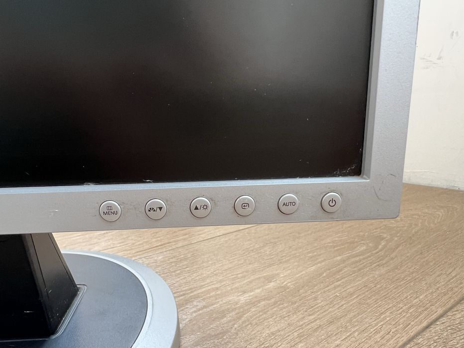 Монітор Samsung SyncMaster 740N