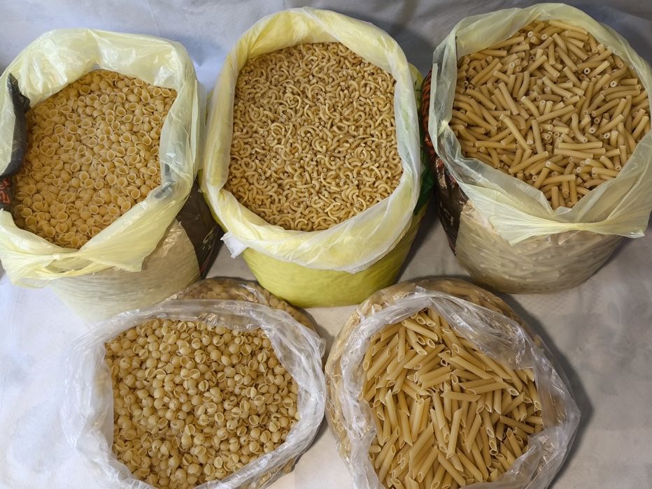 Спагетті, рис басматі, пластивці вівсяні, консерви, макорони