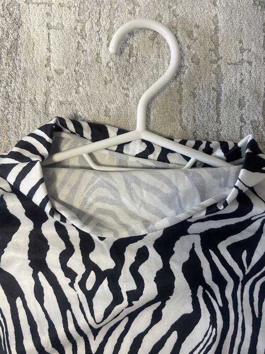 Красивий гольф у стилі зебри