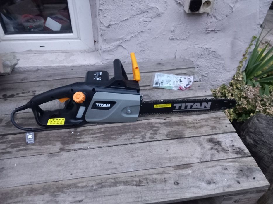 Piła łańcuchowa Titan 2000 W