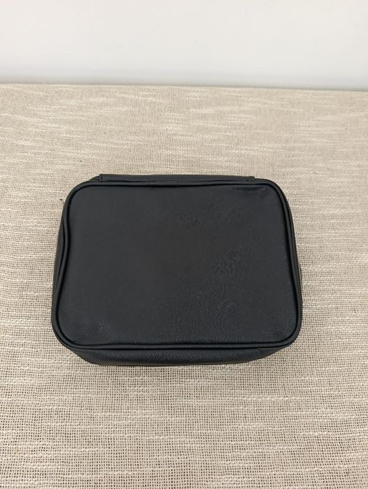 Damska kosmetyczka skórzana