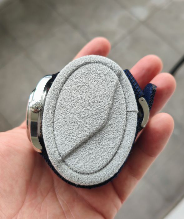 Stojak na zegarki,etui na zegarki, ekspozytor na zegarki na prezent