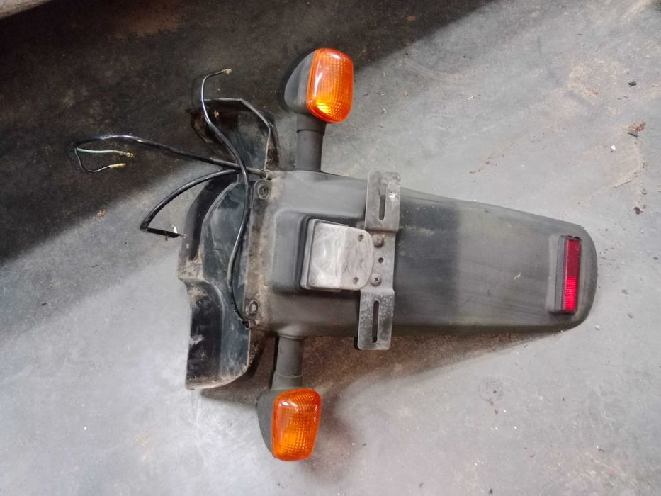 suzuki ue 125 ue125 błotnik tył tylny kierunkowskazy tylne chlapacz