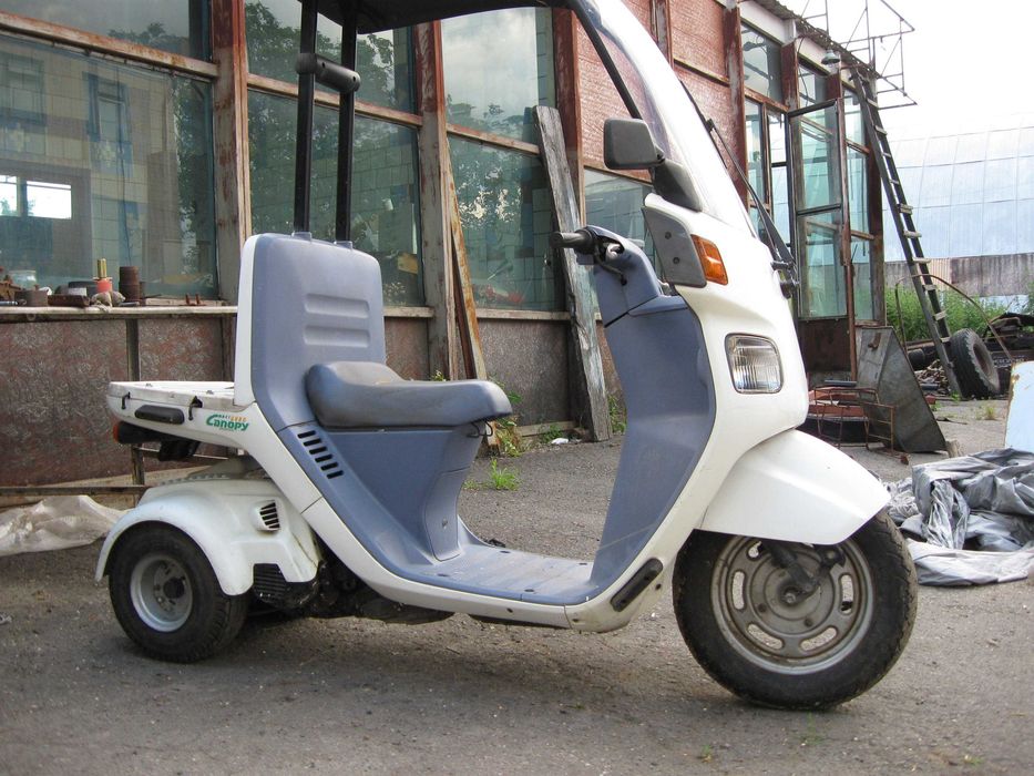 мопед з кабіною Honda Canopy Японія