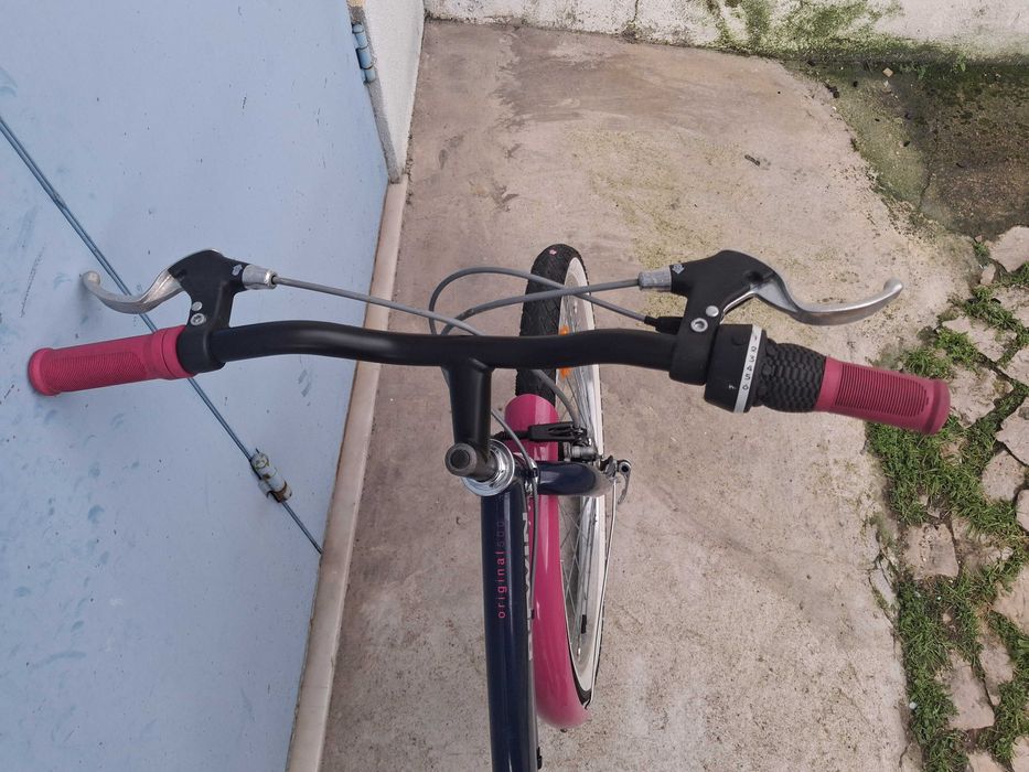 Bicicleta para menina dos 6 aos 12 anos de idade pronta a pedalar