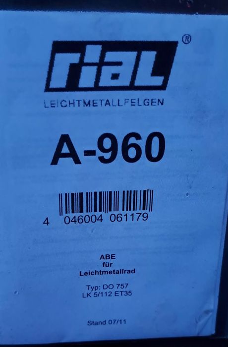 Felgi aluminiowe 17" z oponami  Audi A6 itp  Super stan