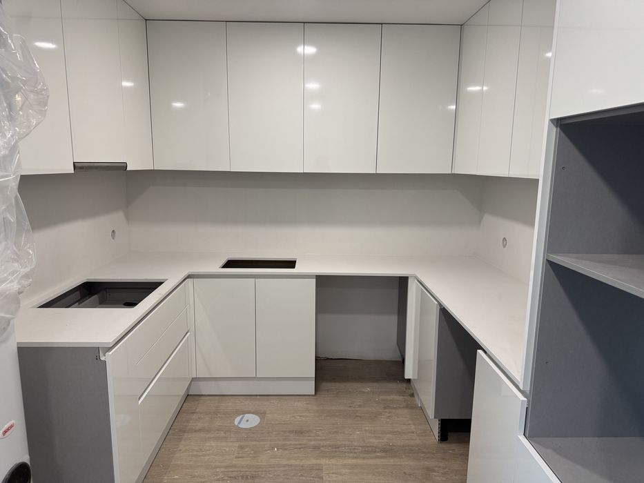 Apartamentos T2 com varanda em fase final de construção para arrendar