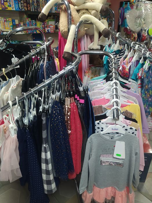 Вішалка, стойка для одягу напольна