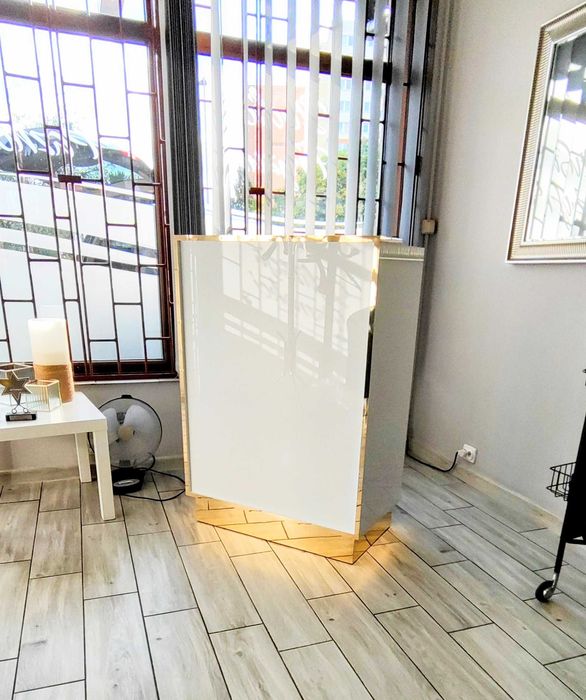 Konsola do salonu biurko recepcja