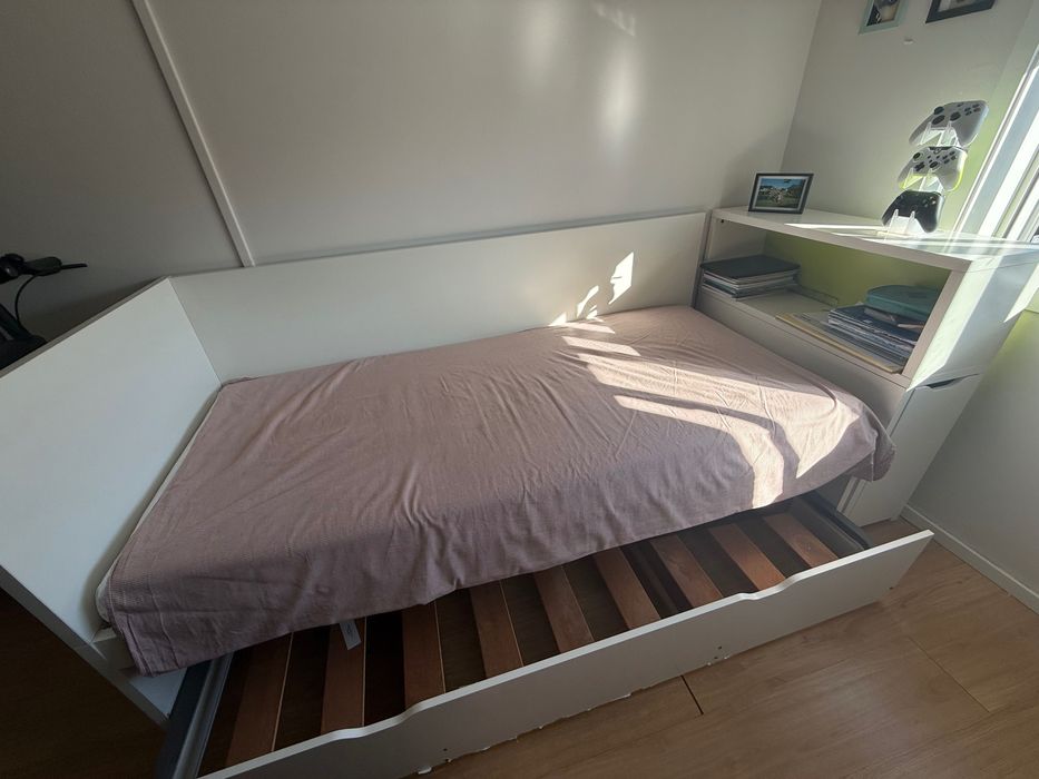 Cama solteiro completa, cabeceira, cama auxiliar .