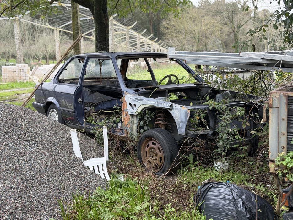 Carrocaria BMW E30 coupe SEM DOCUMENTOS