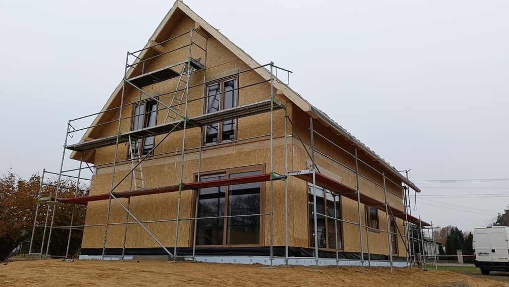 Wynajem (montaż-demontaż) rusztowań elewacyjnych plettac