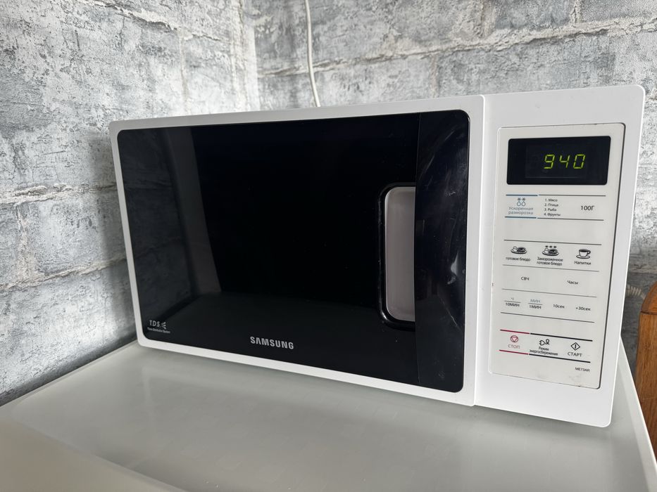 Мікрохвильовка Samsung 800W, повністю робоча, гарний стан