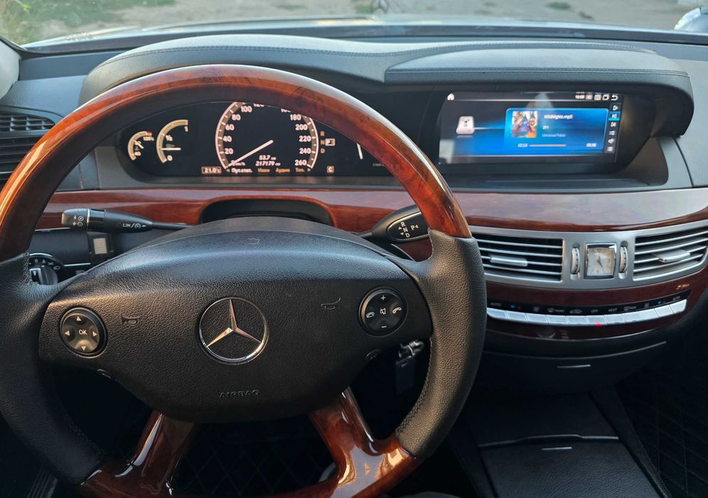 автомобіль Мерседес
