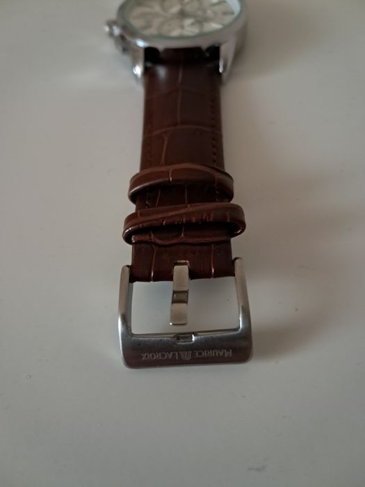 Годинник Maurice Lacroix.