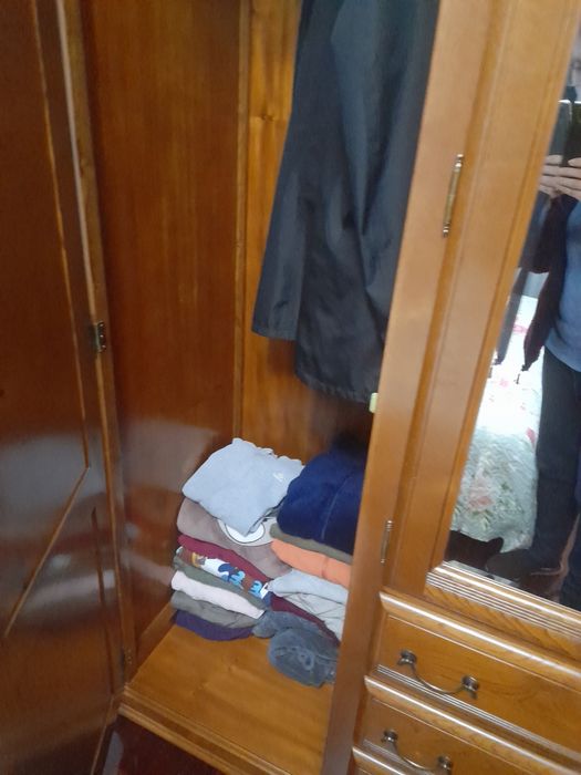 Roupeiro em cerejeira com 4 portas