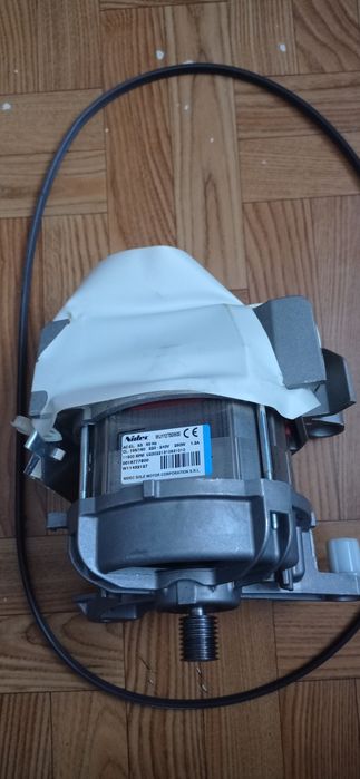Silnik elektryczny pralki Indesit Model BWST 72200