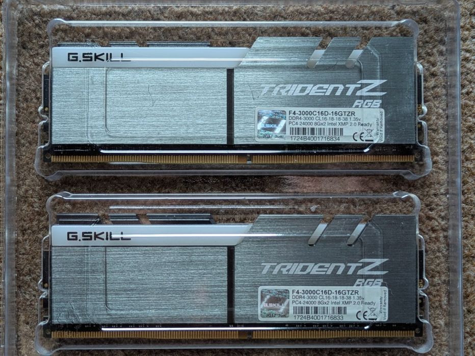 Memória Ram TridentZ RGB