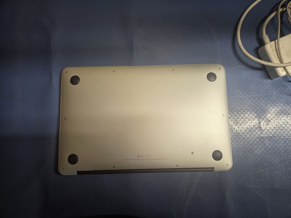 Macbook Air 11 (A1465)