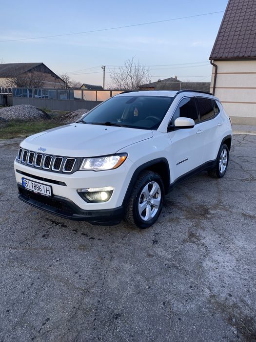 Продам власний автомобіль Jeep compas 2017