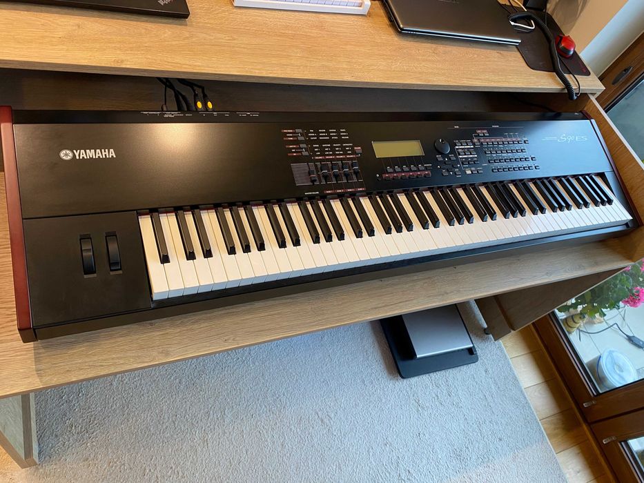 Sprzedam Yamaha S90ES