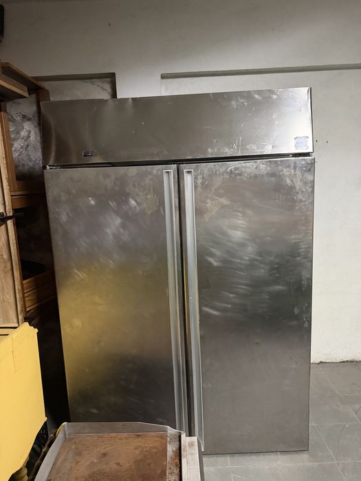 Armá frigorififo em inox com 2 portas e 1200 litros