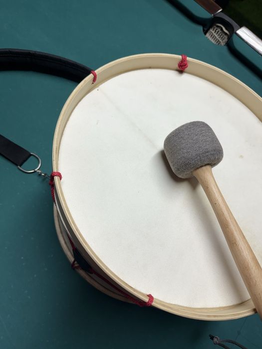 Bombo com maceta e alça