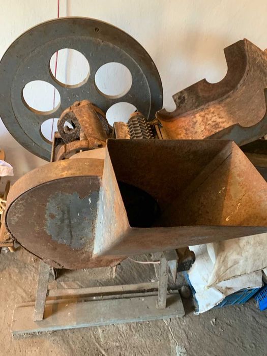 Січкарня з електромотором, дробилка, бурякорізка, соломорізка