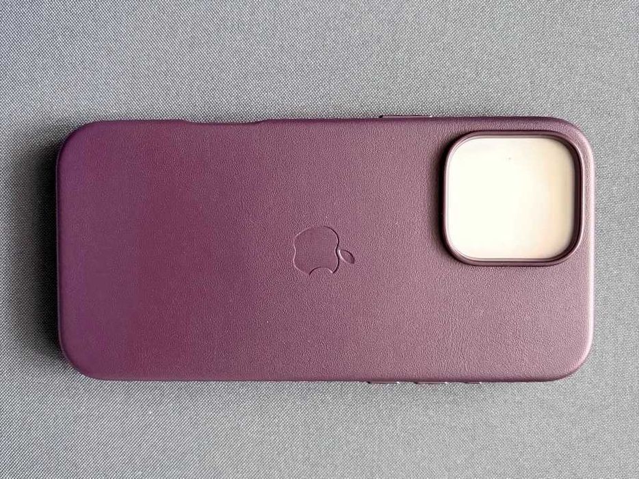 Кожаный чехол-накладка для iPhone 16 Pro max
