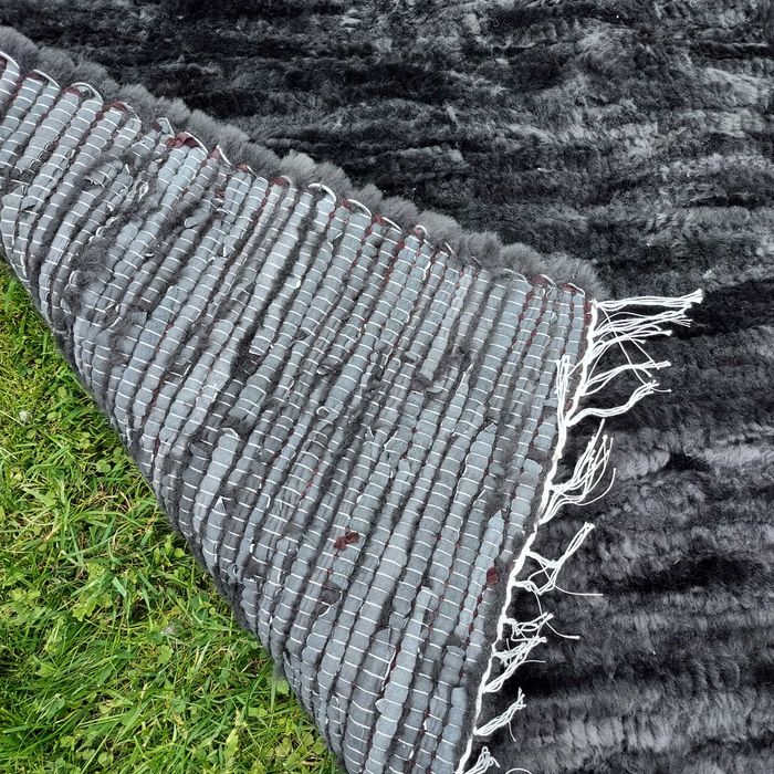 Dywan Tkany Ręcznie  Skóra Owcza Ciemny Grafit Handmade