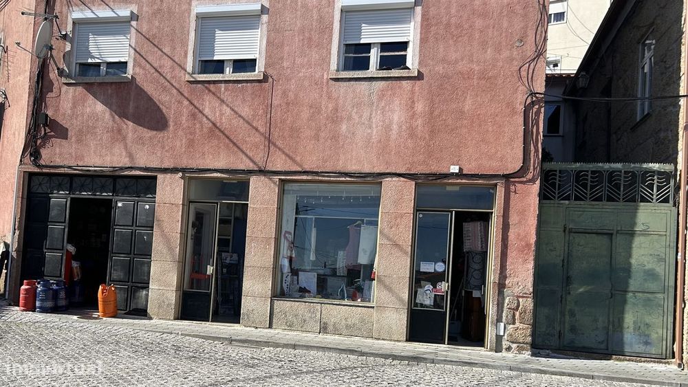 Espaço Comercial Para Venda   Na Vila De Gonçalo - Uma Oportunidade Ún