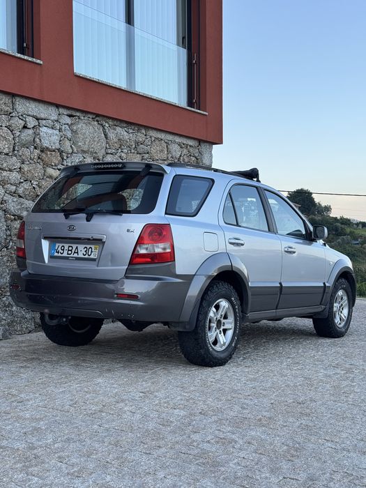 Kia Sorento 2.5 CRDi 140cv 4x4 + 2.º Sorento para Peças — photo 2