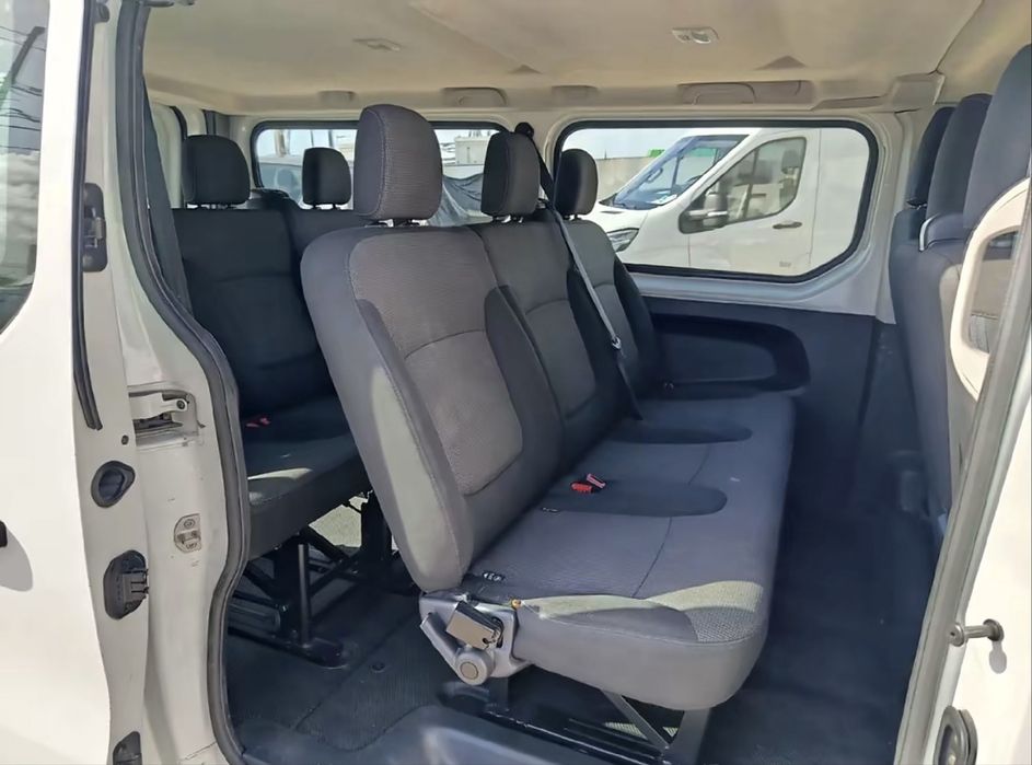 Renault trafic 2021 9 lugares