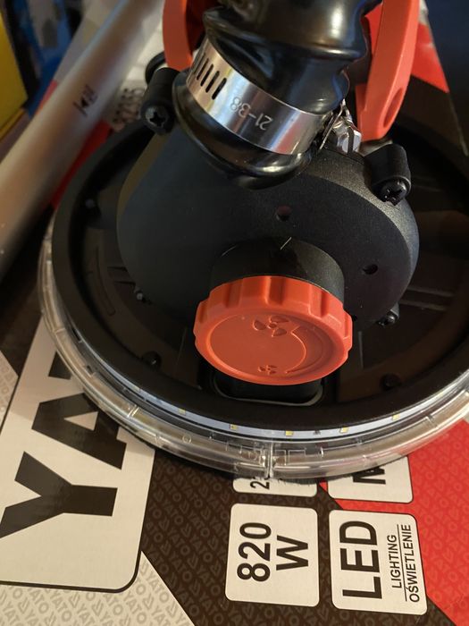 Шліфмашина (Жираф)Yato YT-82355 Led 820W з пилососом: 7 499 грн