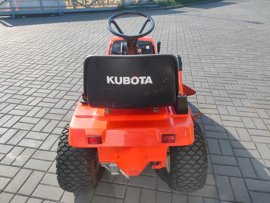 Traktor ogrodowy Kubota T1400HST wyrzut boczny, hydrostat